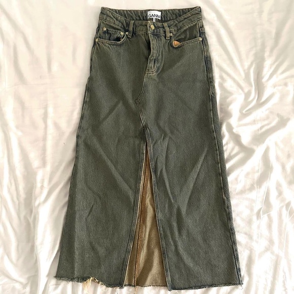 Ganni high-waisted denim skirt with raw hem and split size 34 - Picture 1 of 6